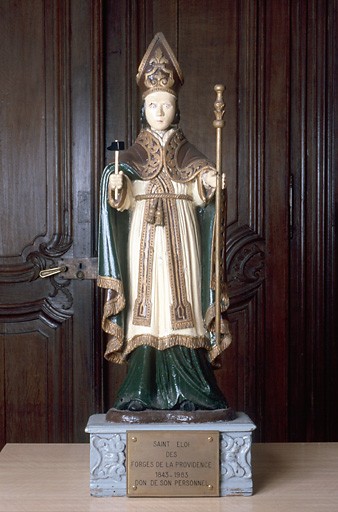 Statue de procession : saint Eloi ; Presbytère ; Nord, Nord-Pas -de-Calais. Photographie de Pierre Thibaut