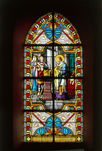 Verrière : saint Eloi présente un reliquaire au roi ; Eglise paroissiale Saint-Léger ; Hesdin-l'Abbé ; Pas-de-Calais, Nord-Pas-de-Calais. Photographie de Philippe Dapvril